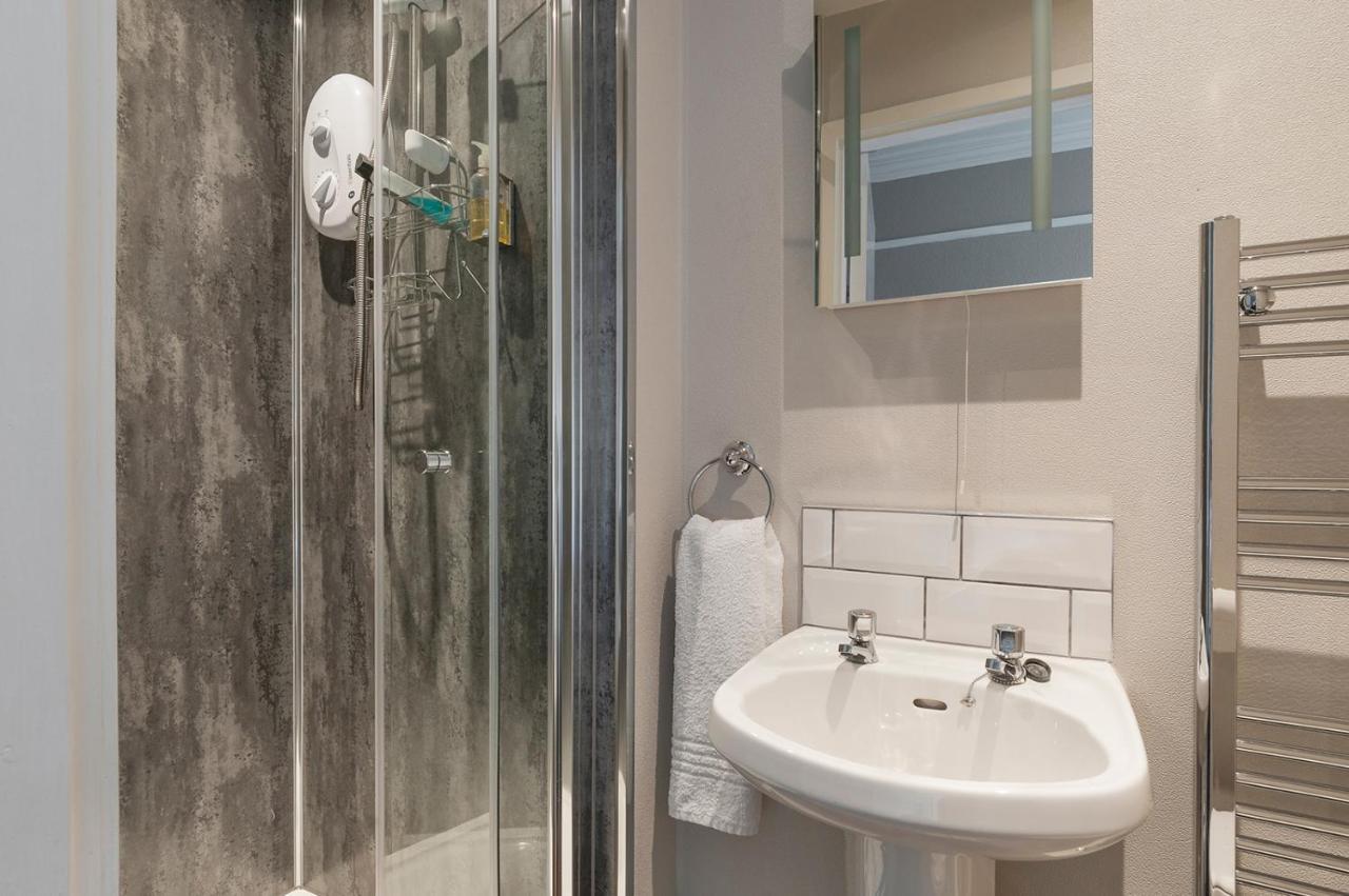 Chambre Double King-Size /Lits Jumeaux avec Salle de Bains