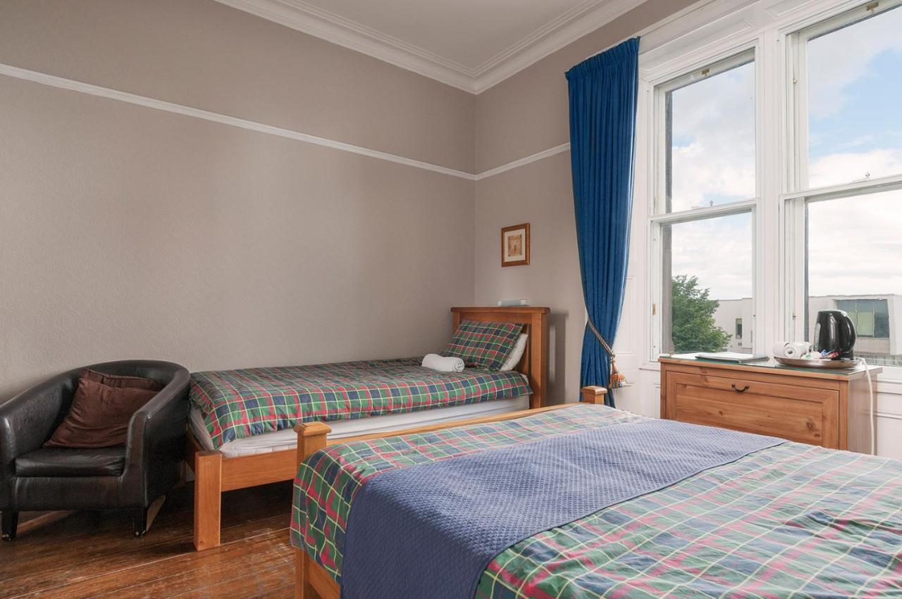 Chambre Triple avec Salle de Bains Privative