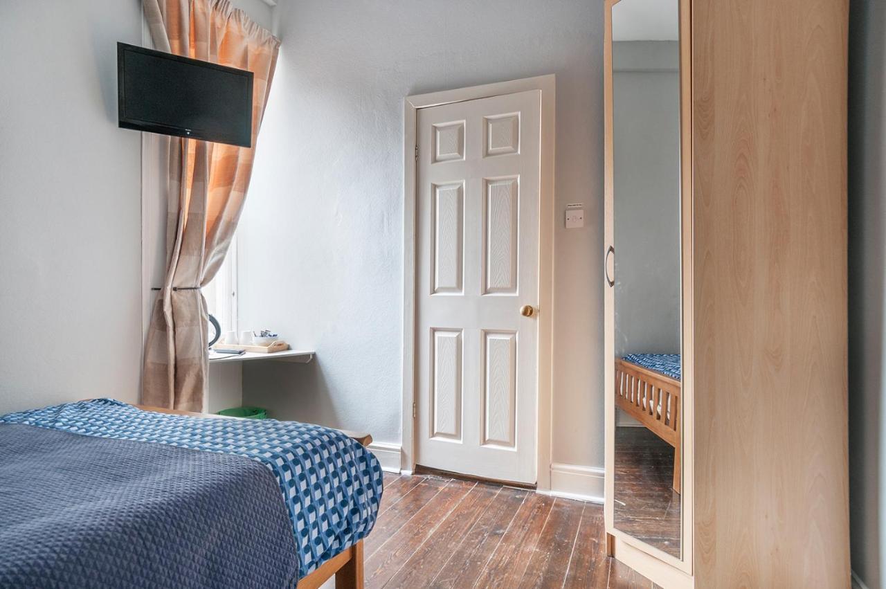 Petit Chambre Double avec Salle de Bains