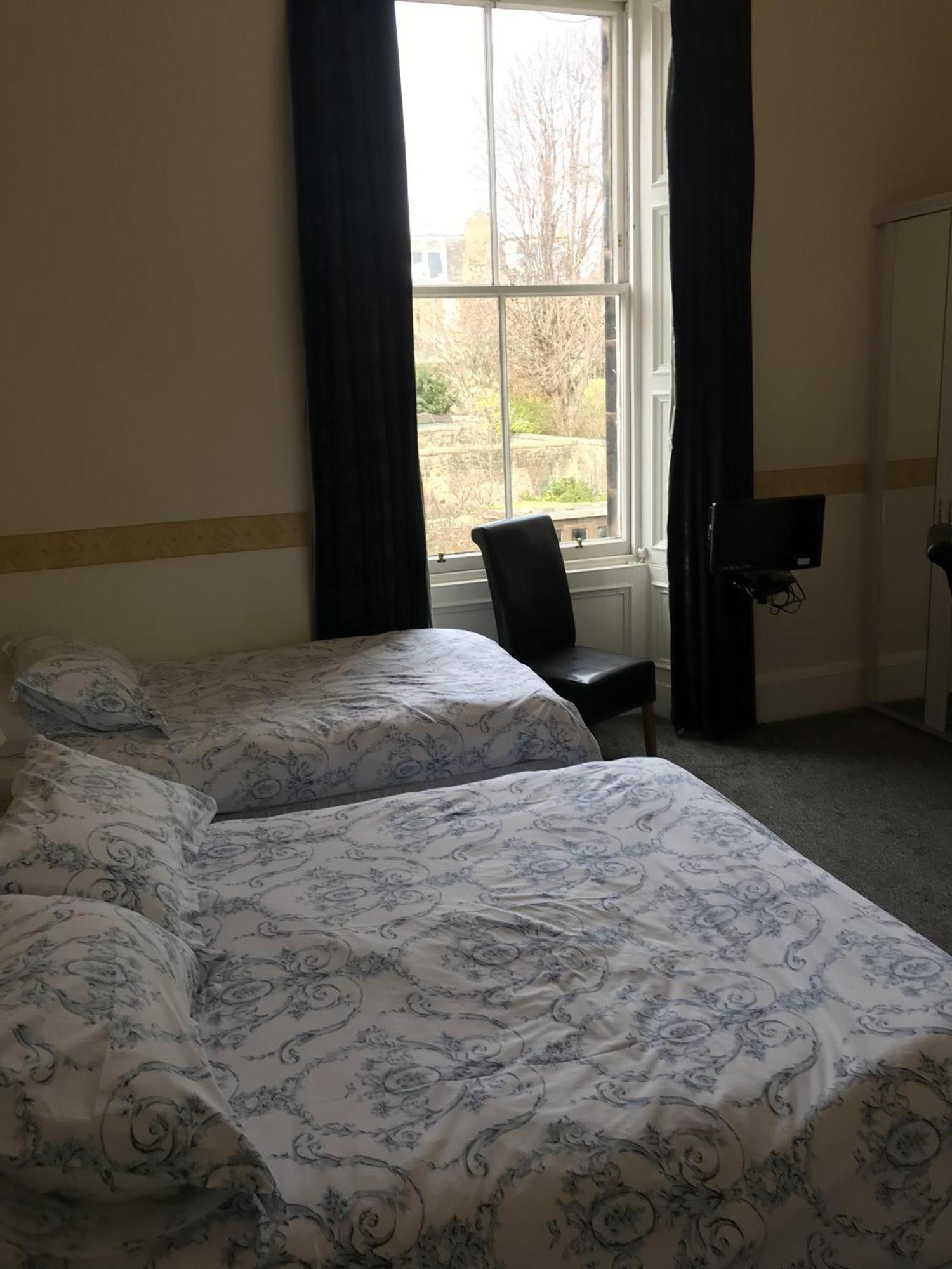 Grande Chambre Double ou Lits Jumeaux