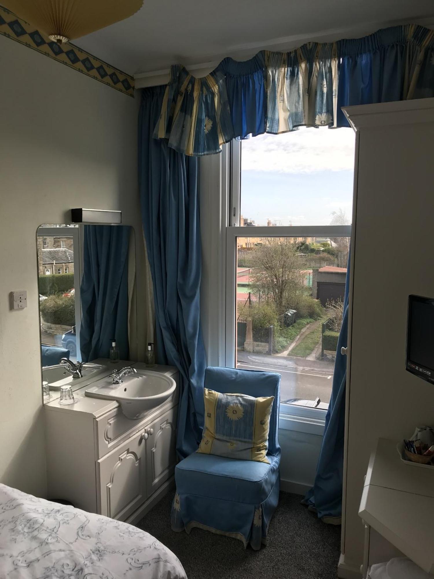 Chambre Simple avec Salle de Bains Privative