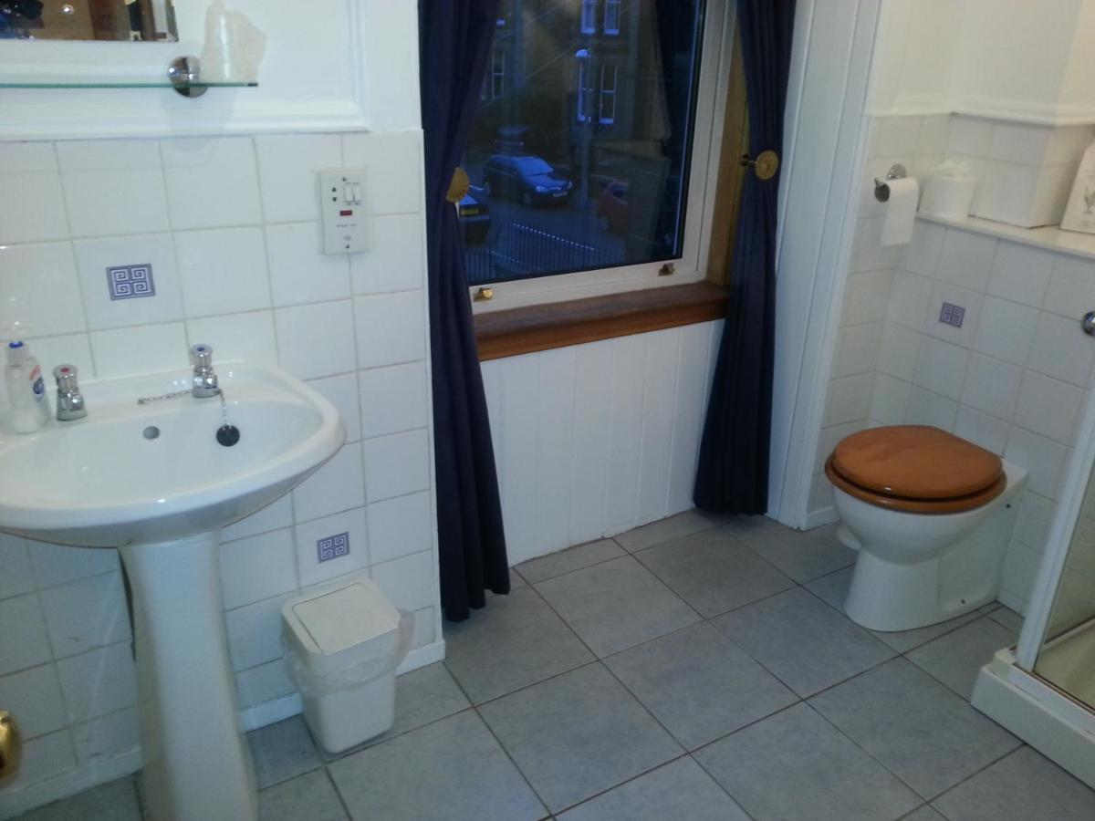 Petite Chambre Simple avec Salle de Bains Privative Séparée