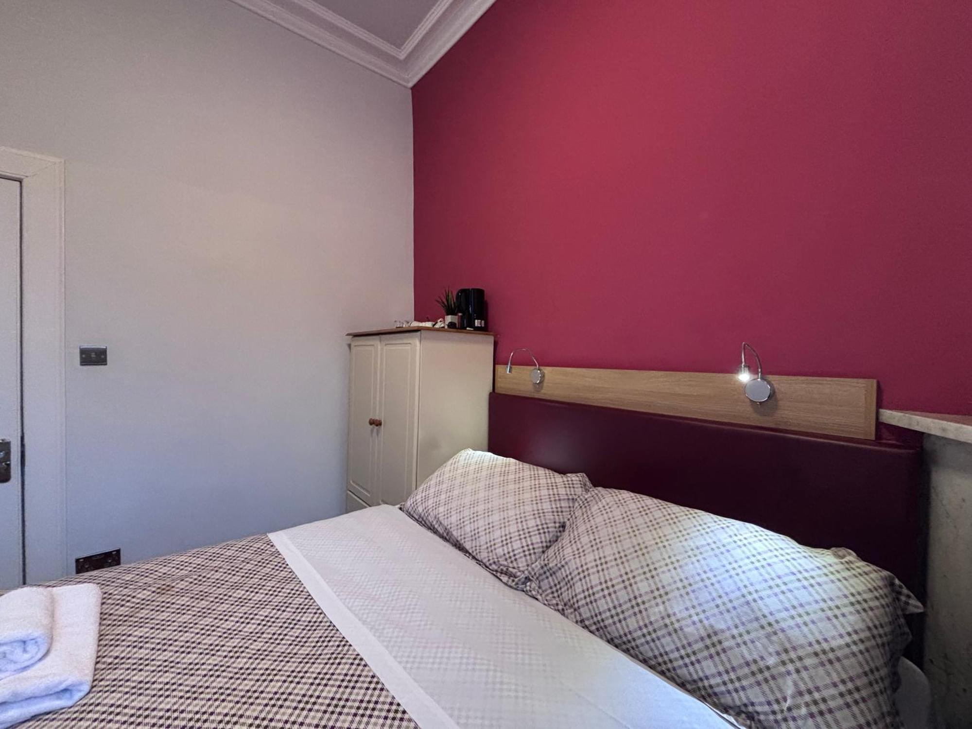 Chambre Double avec Salle de Bains Commune