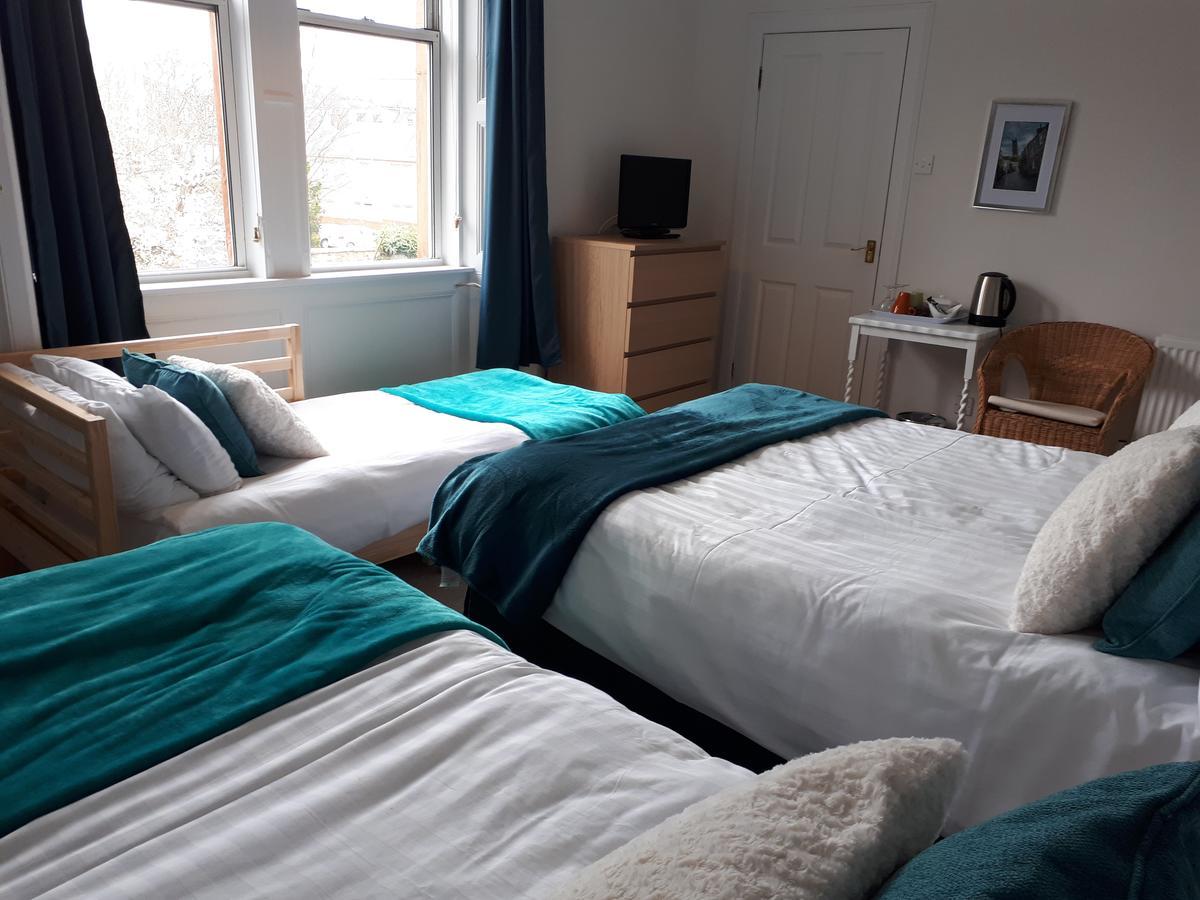 Chambre Familiale avec Salle de Bains