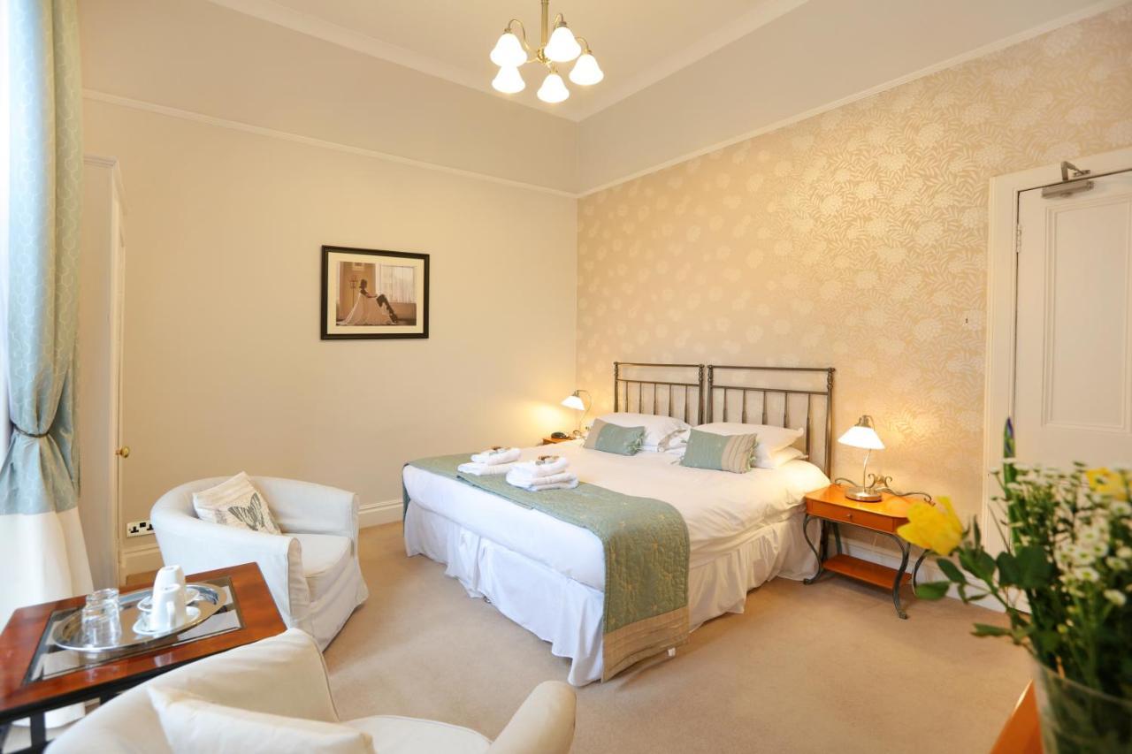 Double or Twin Room Garden View