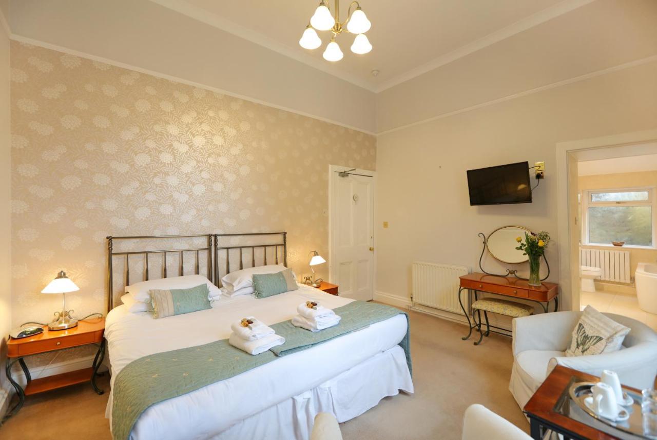 Double or Twin Room Garden View