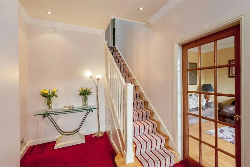 Hillhouse-1