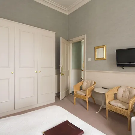 Sherwood Guest House-3